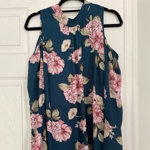 Dark blue flowery and flowy dress